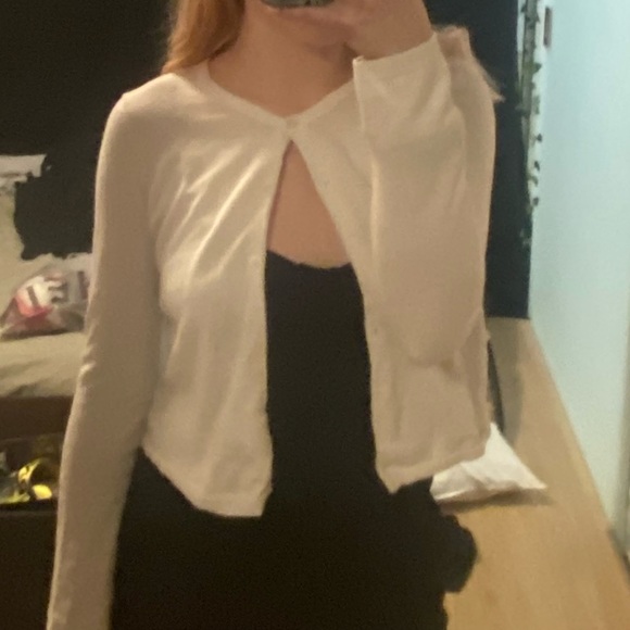 Woman’s Black AND/OR White Cardigan Size Small : Sweater Material - Picture 3 of 4